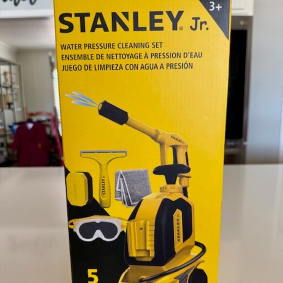 Stanley Jr. Water Pressure Cleaning Set, 5 Piece, BNIB, Ages 3 and Up - Picture 2 of 4